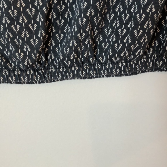 LOFT Shirt 3/4 Length Sleeves Size XS Printed Stretchy Sheer like Sleeves - Picture 8 of 11